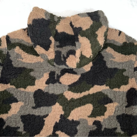 Sabrina Lauren size S green camo fuzzy fleece zip up  toggle hooded Teddy Jacket - Picture 11 of 15